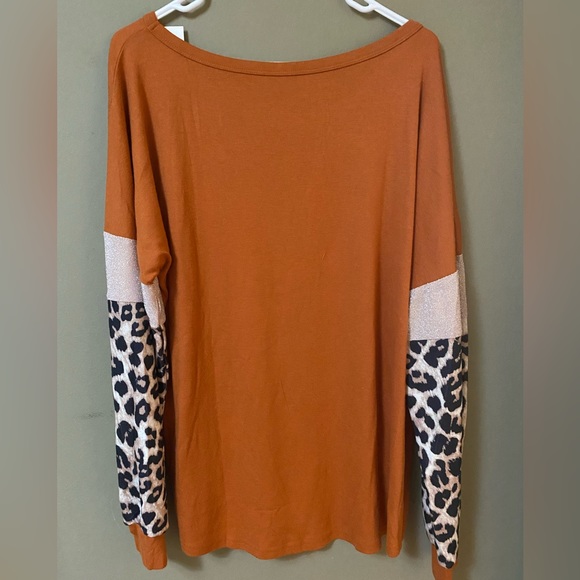 Shewin Burnt Orange Top With Leopard & Sparkly Sleeves NWT XXL. - Picture 2 of 6